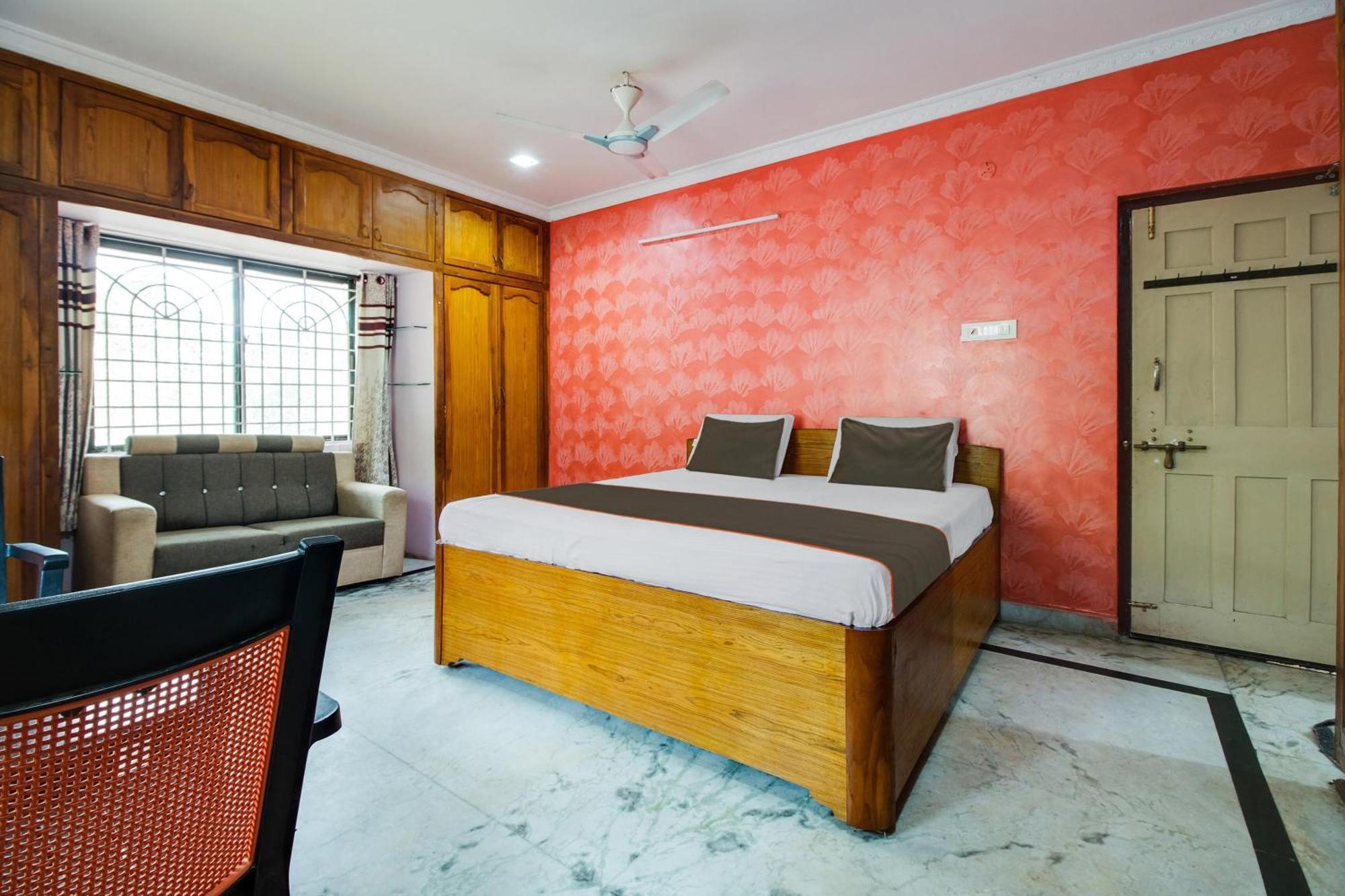 Collection O Palm Exotica Hotel Visakhapatnam Buitenkant foto